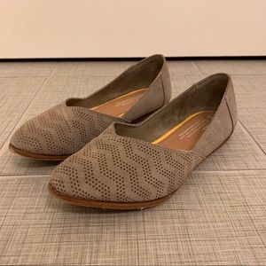 Toms Tan Flats, size 6.5 great condition